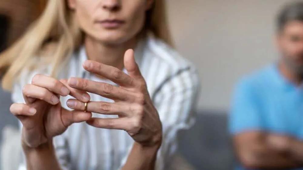 a que tiene derecho la esposa en un divorcio