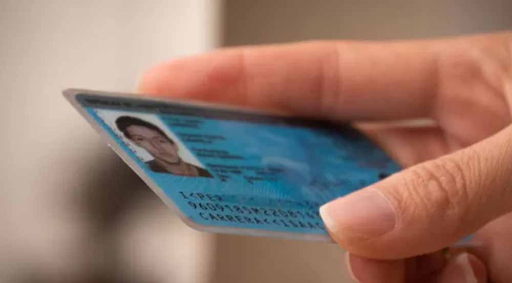 como puedo cambiar mi apellido en peru